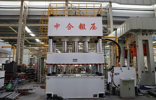 1000噸三梁四柱液壓機(jī)（特點(diǎn)、參數(shù)、應(yīng)用）