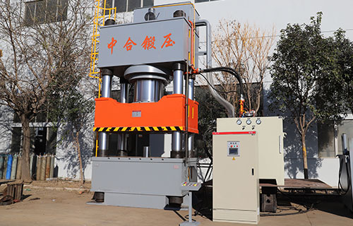 如何選擇適合的滕州2000噸四柱液壓機(jī)？