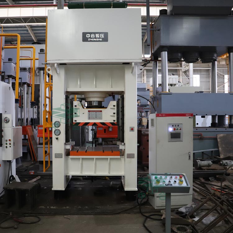 200噸框架式液壓機(jī).jpg