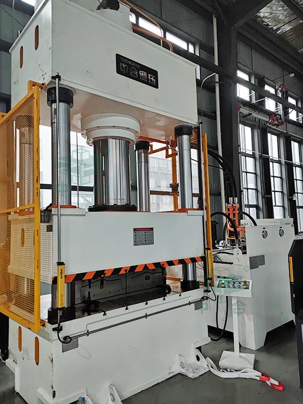 500噸四柱液壓機(jī).jpg